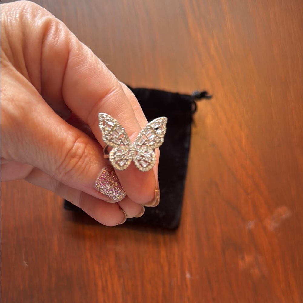 Elegant Silver Butterfly Ring